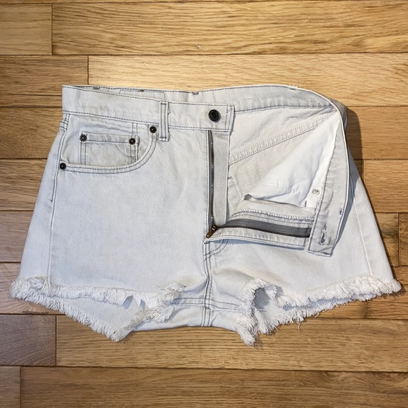 Vintage Womens Levi’s 505 cutoff high waisted shorts with fringe detail grey 33 - Picture 9 of 16